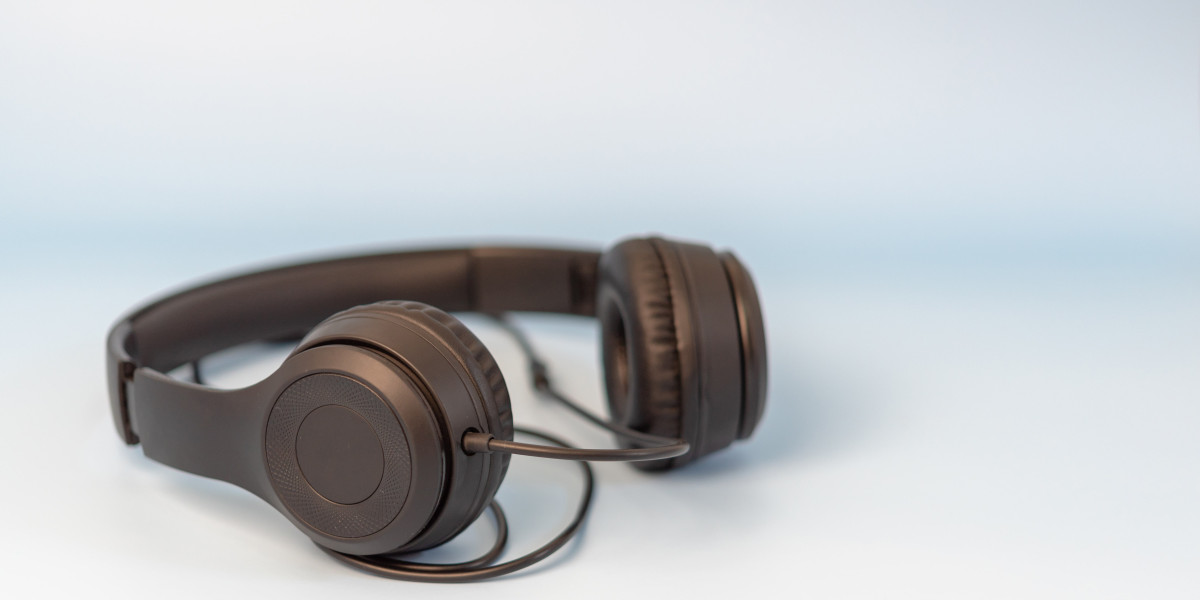 See What Headphone UK Tricks The Celebs Are Using